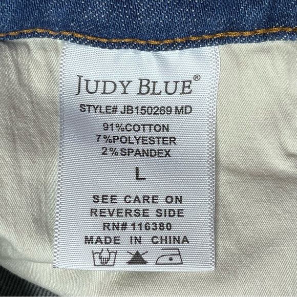 Judy Blue High Waist Tummy Control Double Button Jean Shorts 150269 - Picture 9 of 9